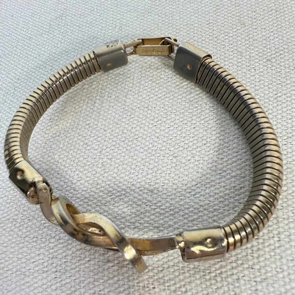 Brookcraft Knot Bracelet Signed Gold-Tone‎ Vintage